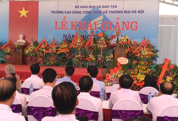 Trường Cao đẳng Công nghệ và Thương mại Hà Nội khai giảng năm học mới